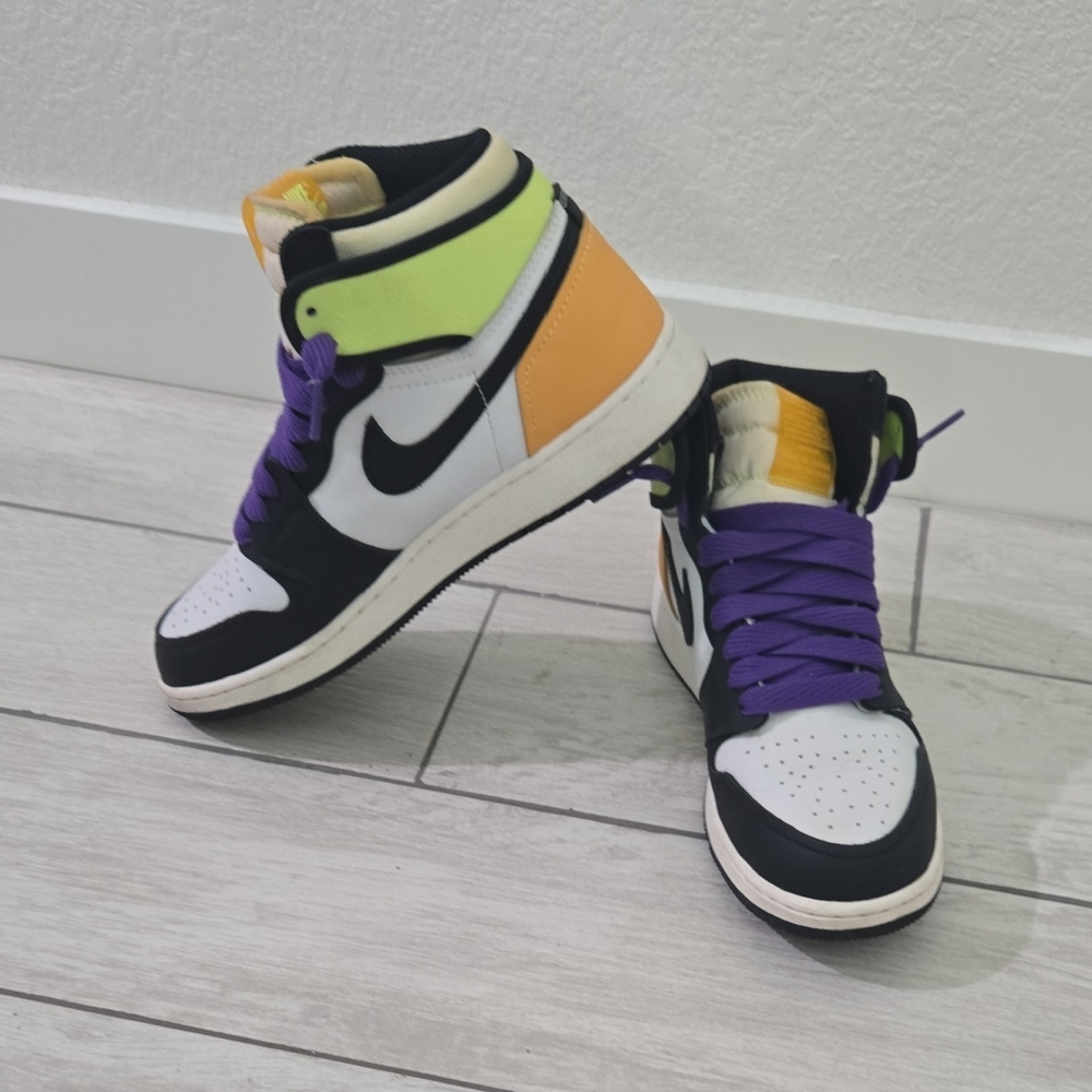 Multicolor Nike AIR 1 Jordan  High-Top Sneakers with Purple Laces